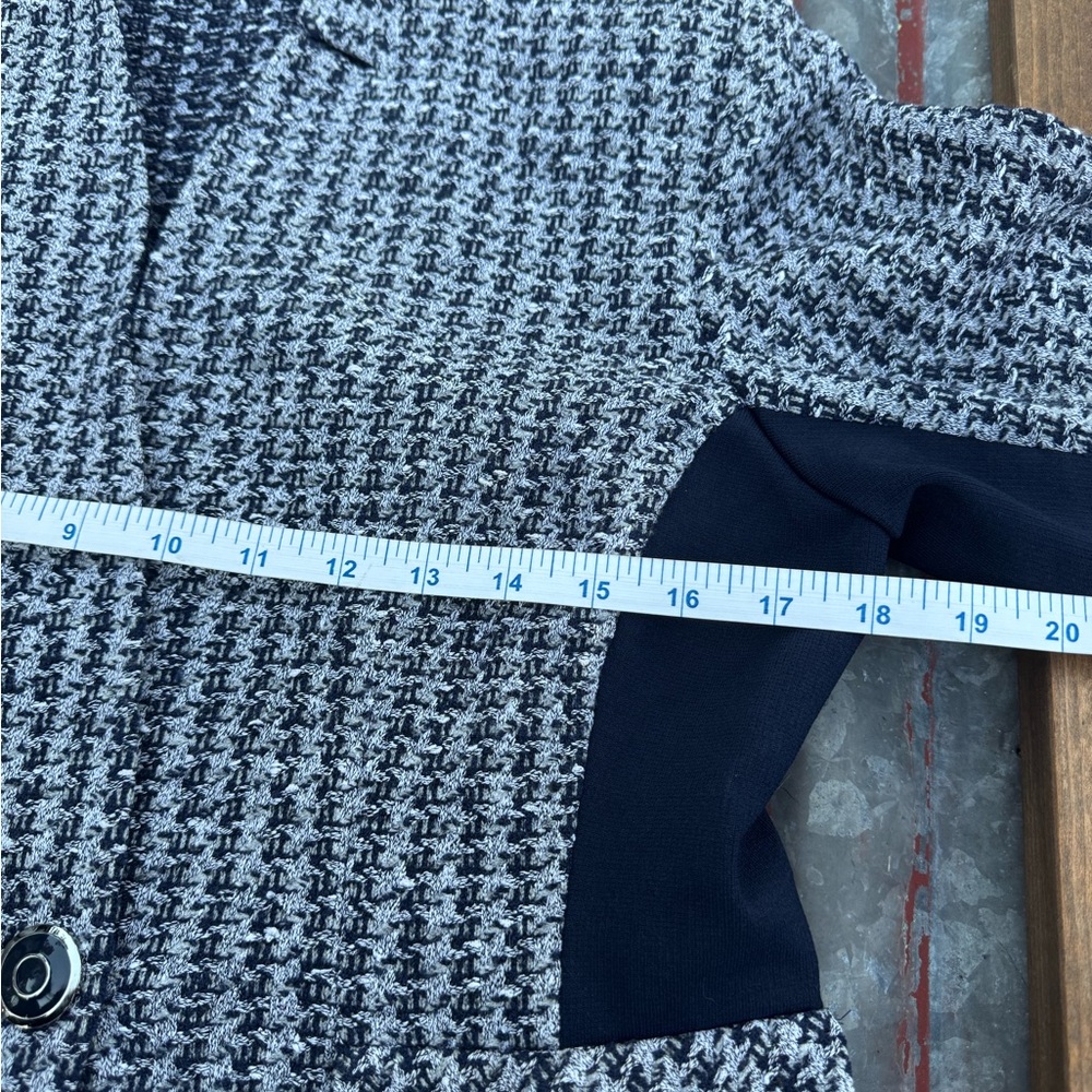 St. John Navy and White Tweed Blazer- EUC - Picture 10 of 11